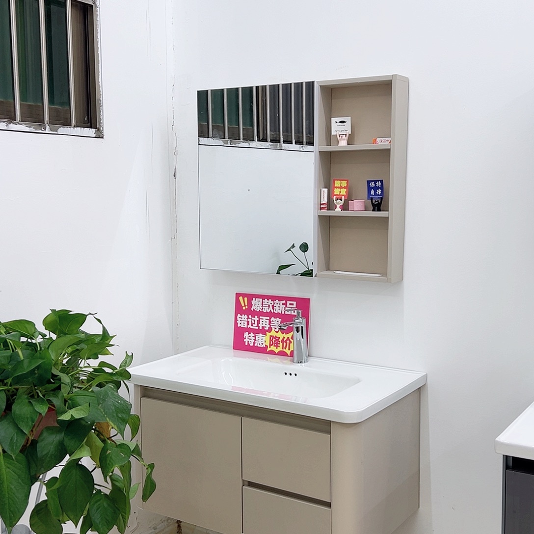 小***刘铝合金4号卡其1套90普通镜，不包安装