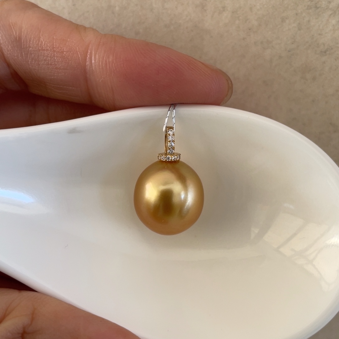 颈饰海水珍珠18K金镶嵌13.1mm