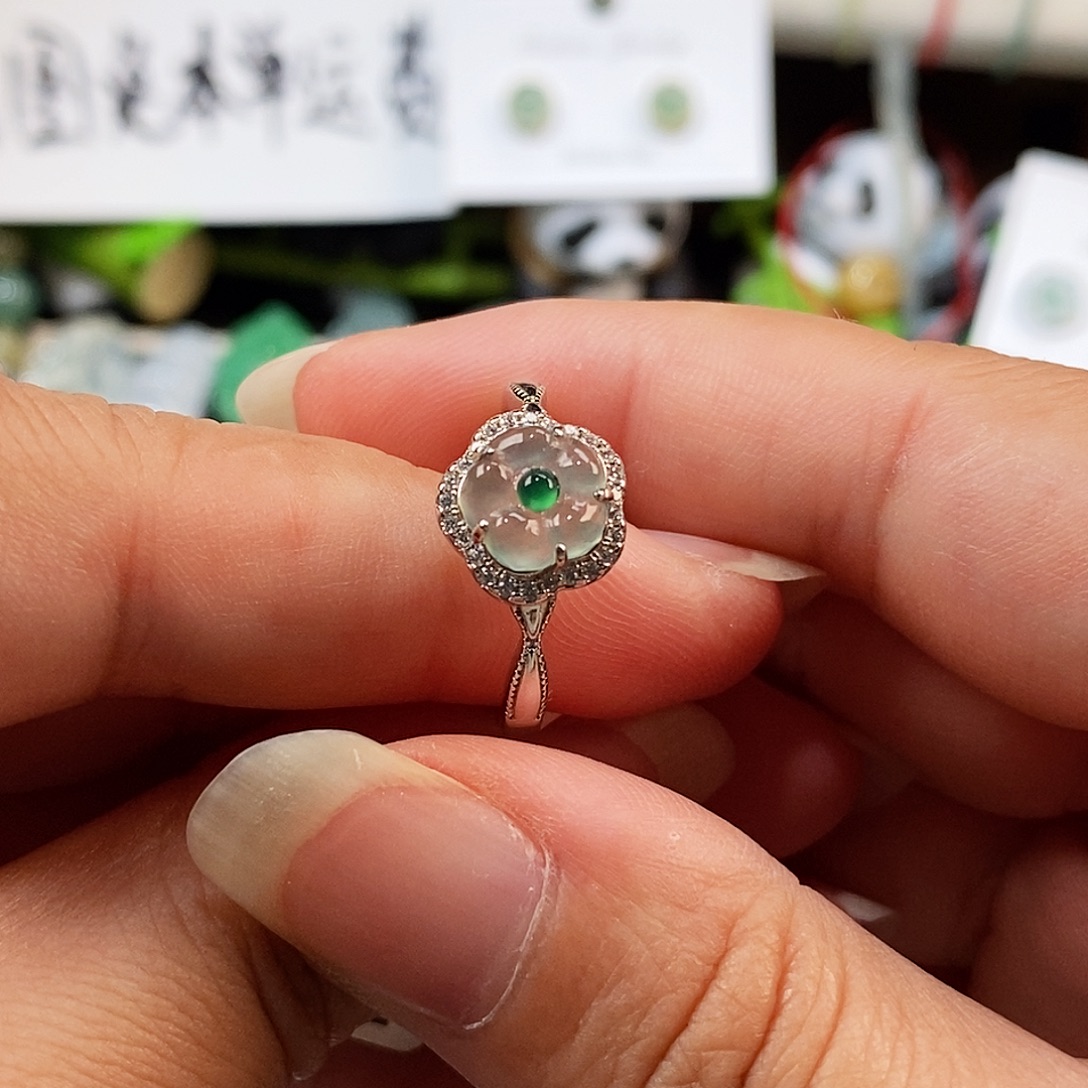 翡翠银S925镶嵌颈饰高冰小花戒指