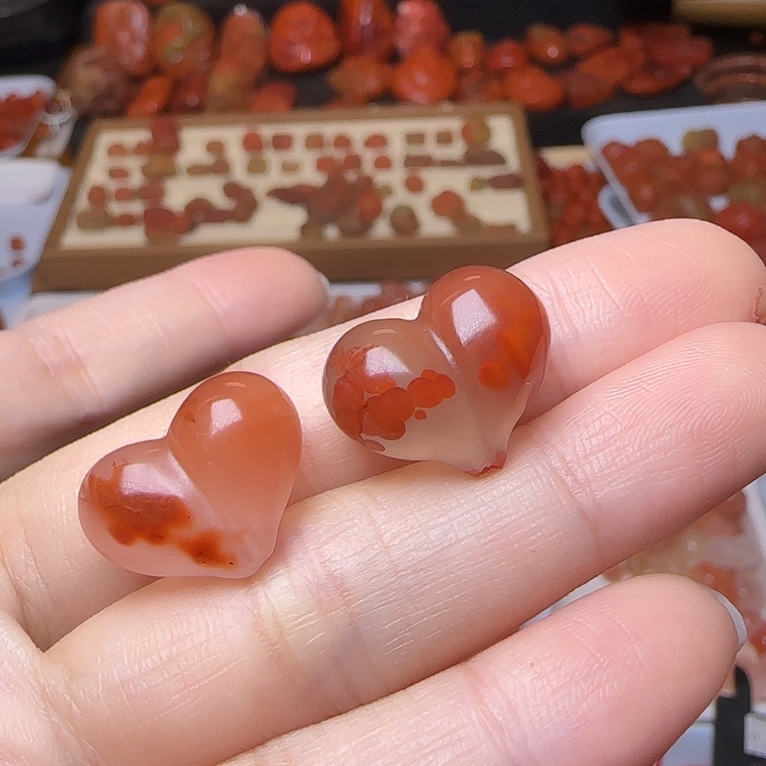 懒***衍南红玛瑙未镶嵌颈饰