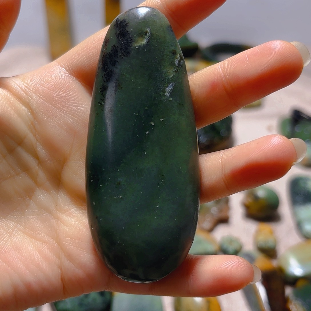 岫岩河磨玉（透闪石质玉）挂件未镶嵌