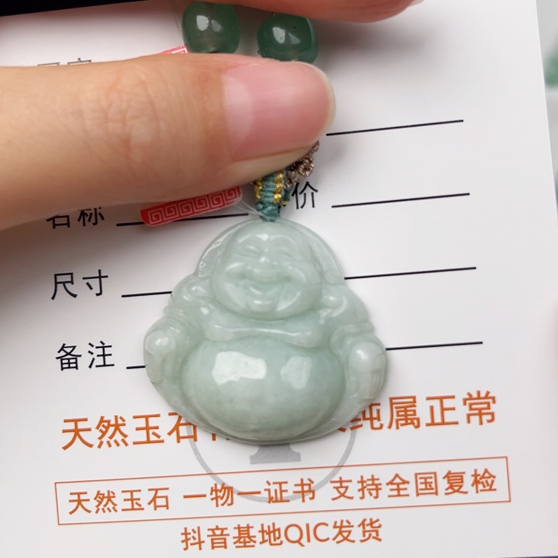 翡翠颈饰未镶嵌佛公