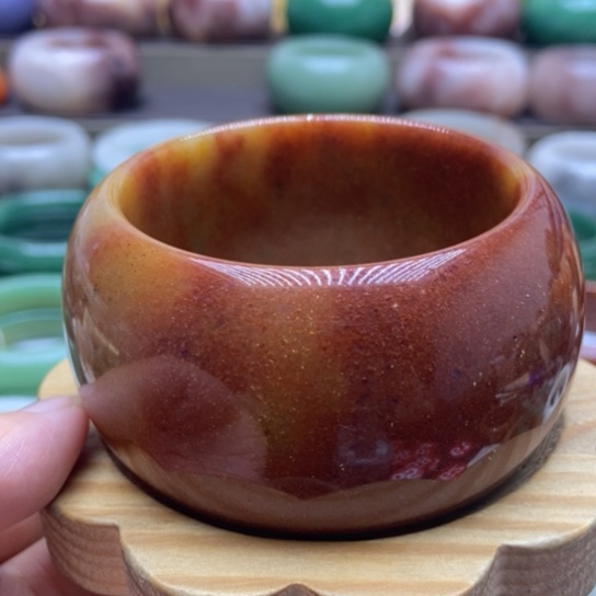 未镶嵌手镯石英质玉