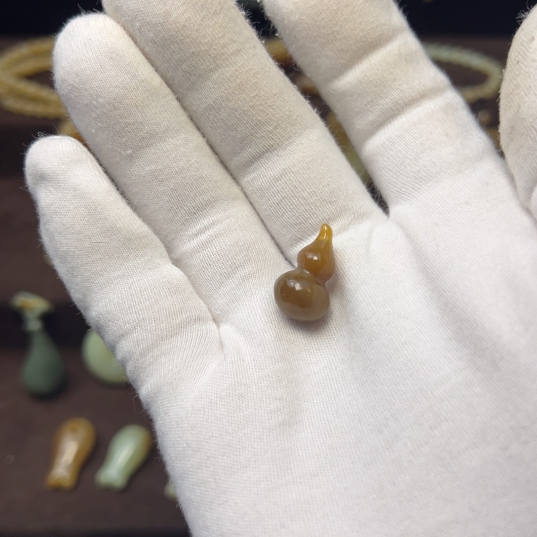 和田玉（糖玉）未镶嵌颈饰