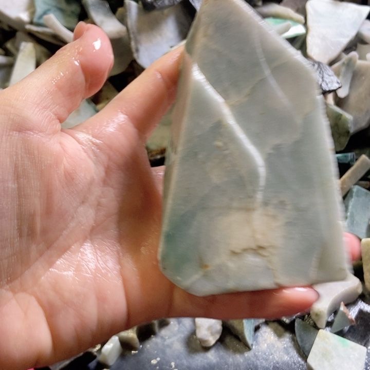 翡翠颈饰未镶嵌天然翡翠