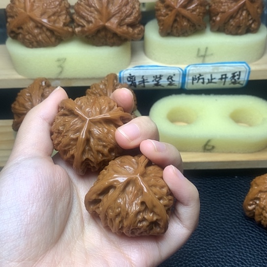 吊坠猴头核桃宫灯