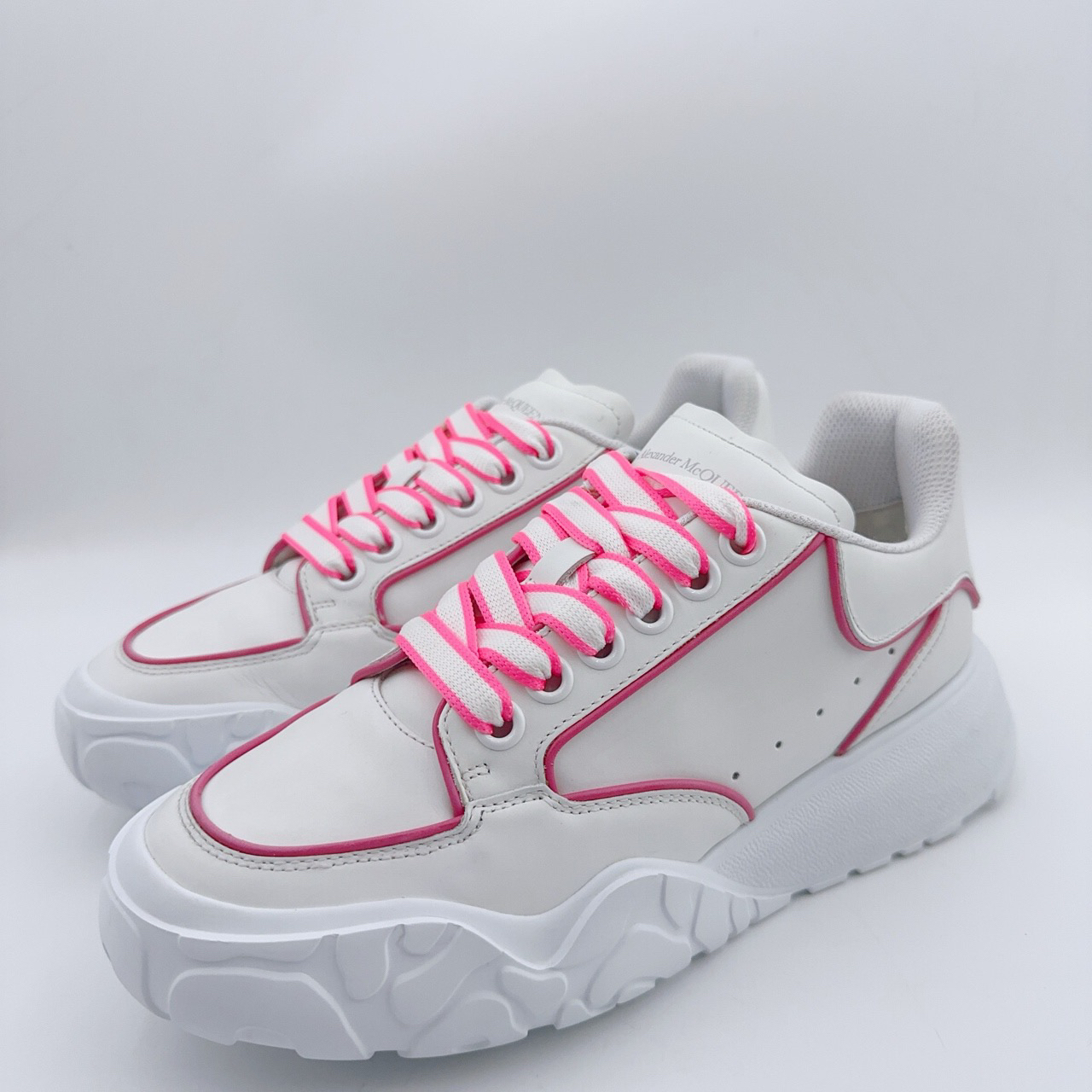 95新 Alexander McQueen/亚历山大·麦昆 37码/粉线条小白鞋/00930