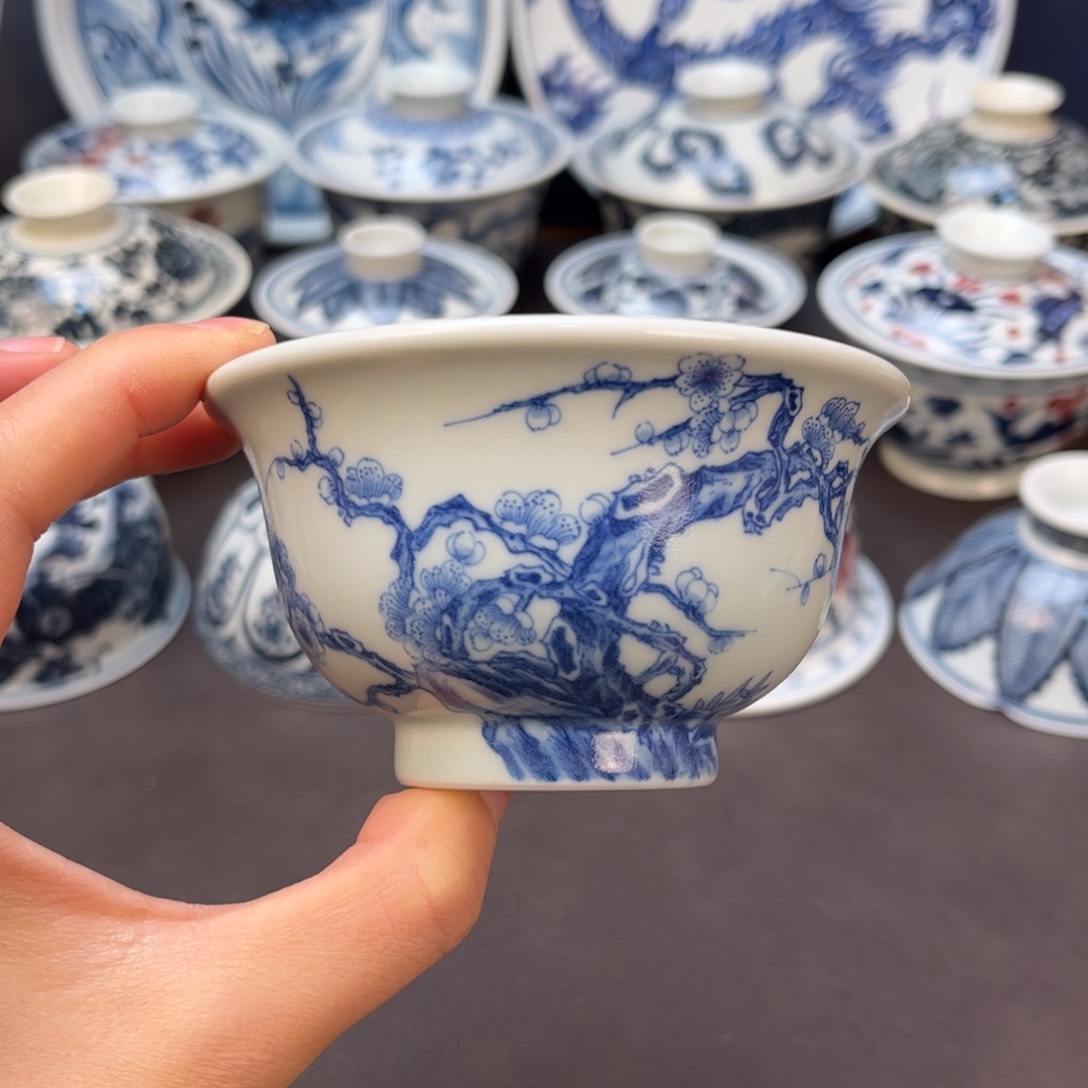 景德镇青花梅花压手杯