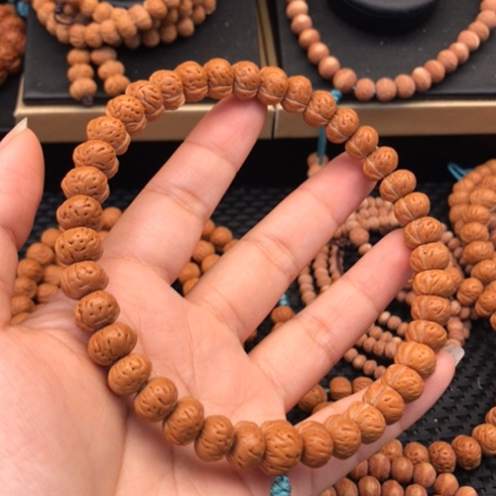 Z***k桃核吊坠蟠桃手持