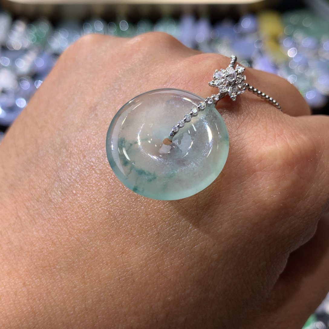 翡翠吊坠(不含链)18K金镶嵌