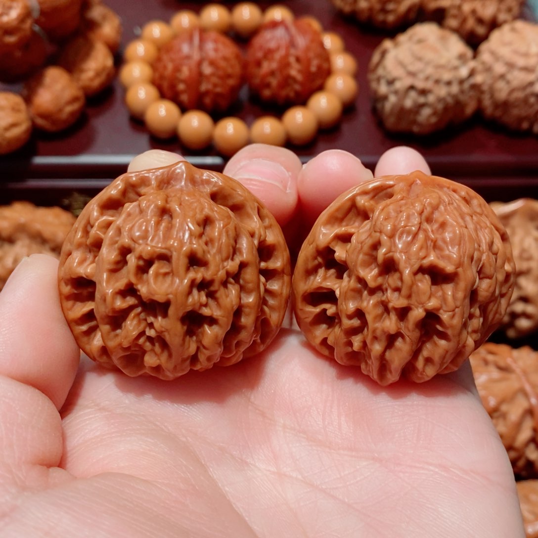 文玩核桃把件霞云岭