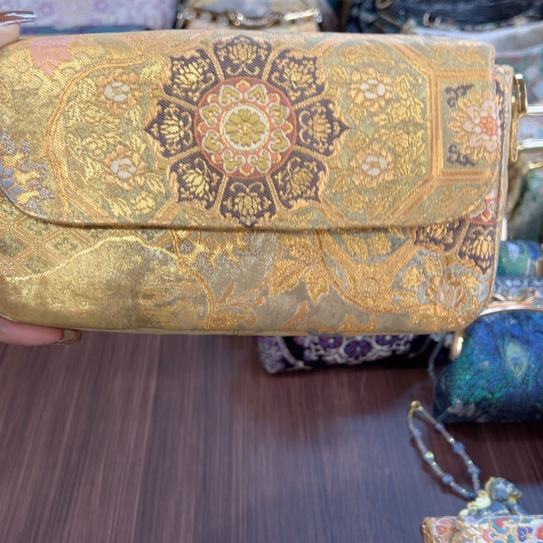 d***n蚕丝福利织金法棍不退换