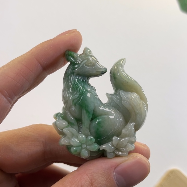 翡翠吊坠(赠链)未镶嵌代编织