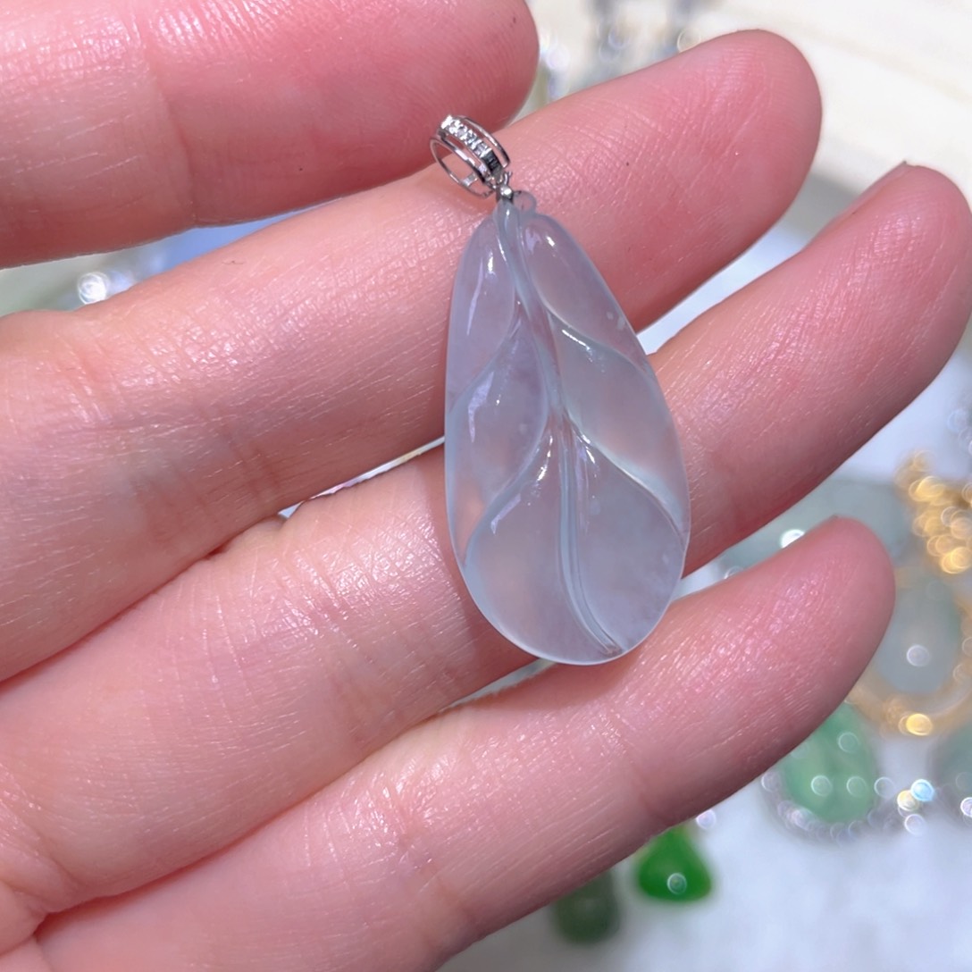 翡翠颈饰18K金镶嵌翡翠