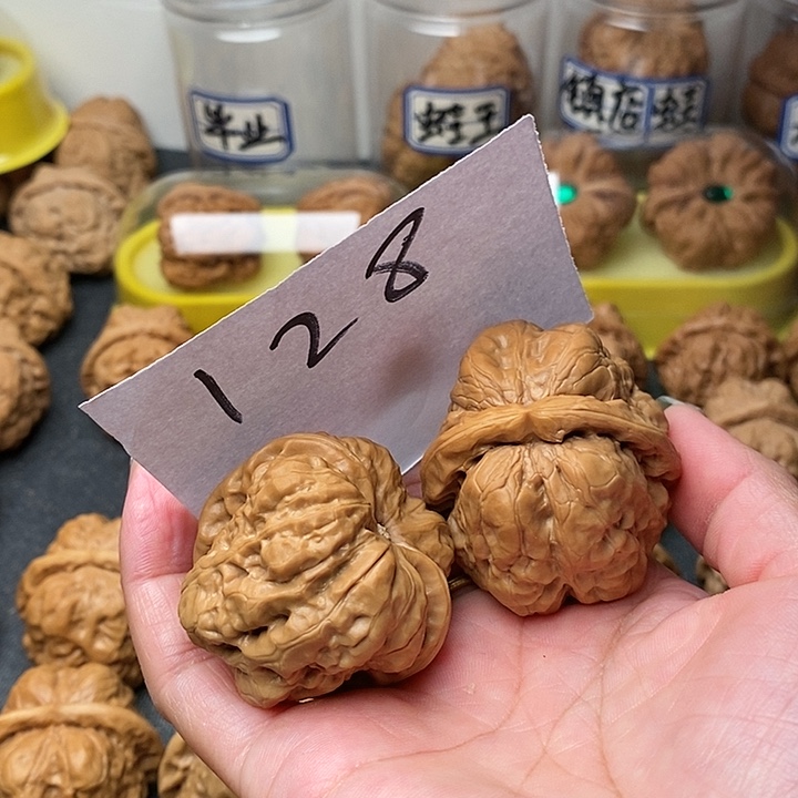 天***哥核桃蛤蟆洞等景颇壮观景点