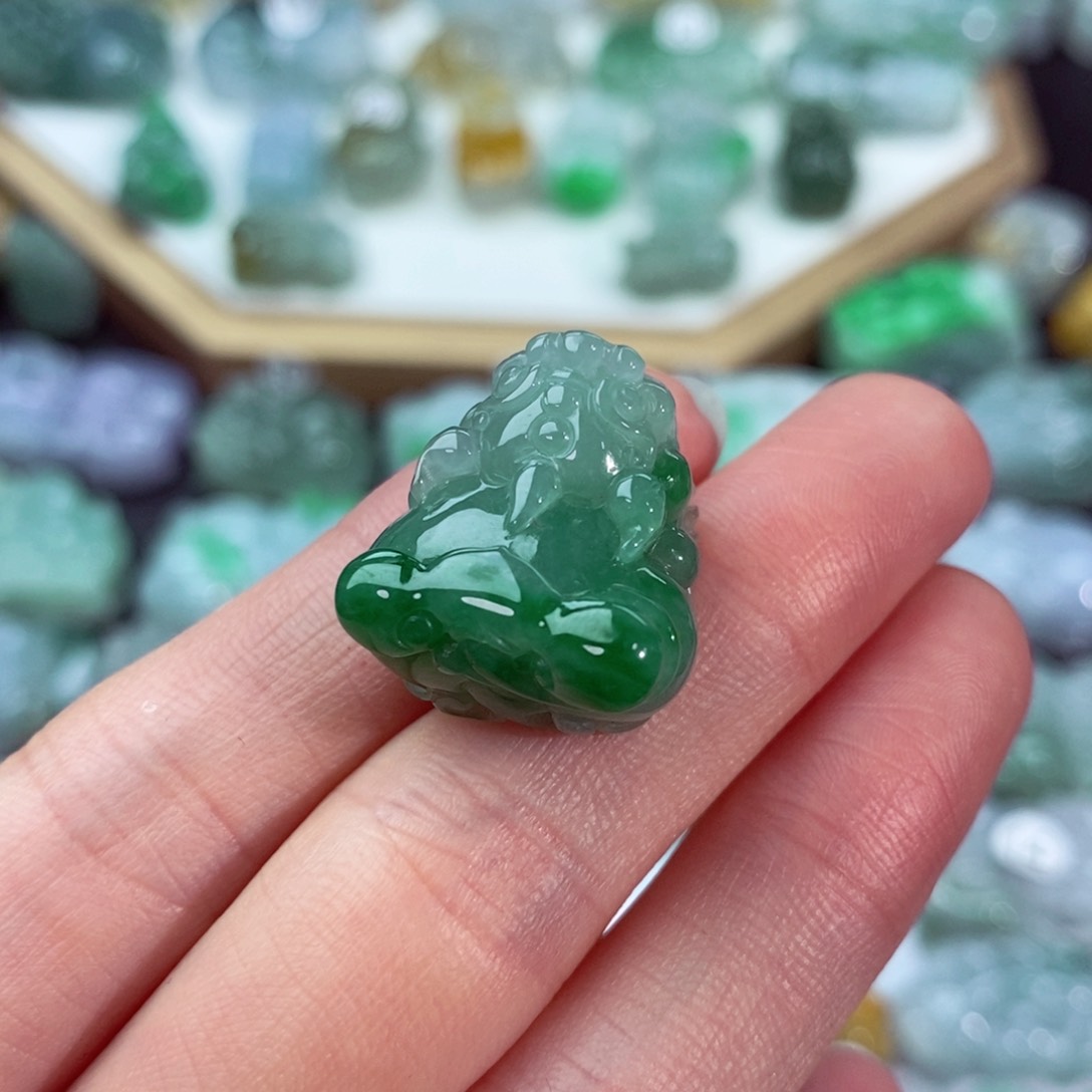 翡翠未镶嵌颈饰天然