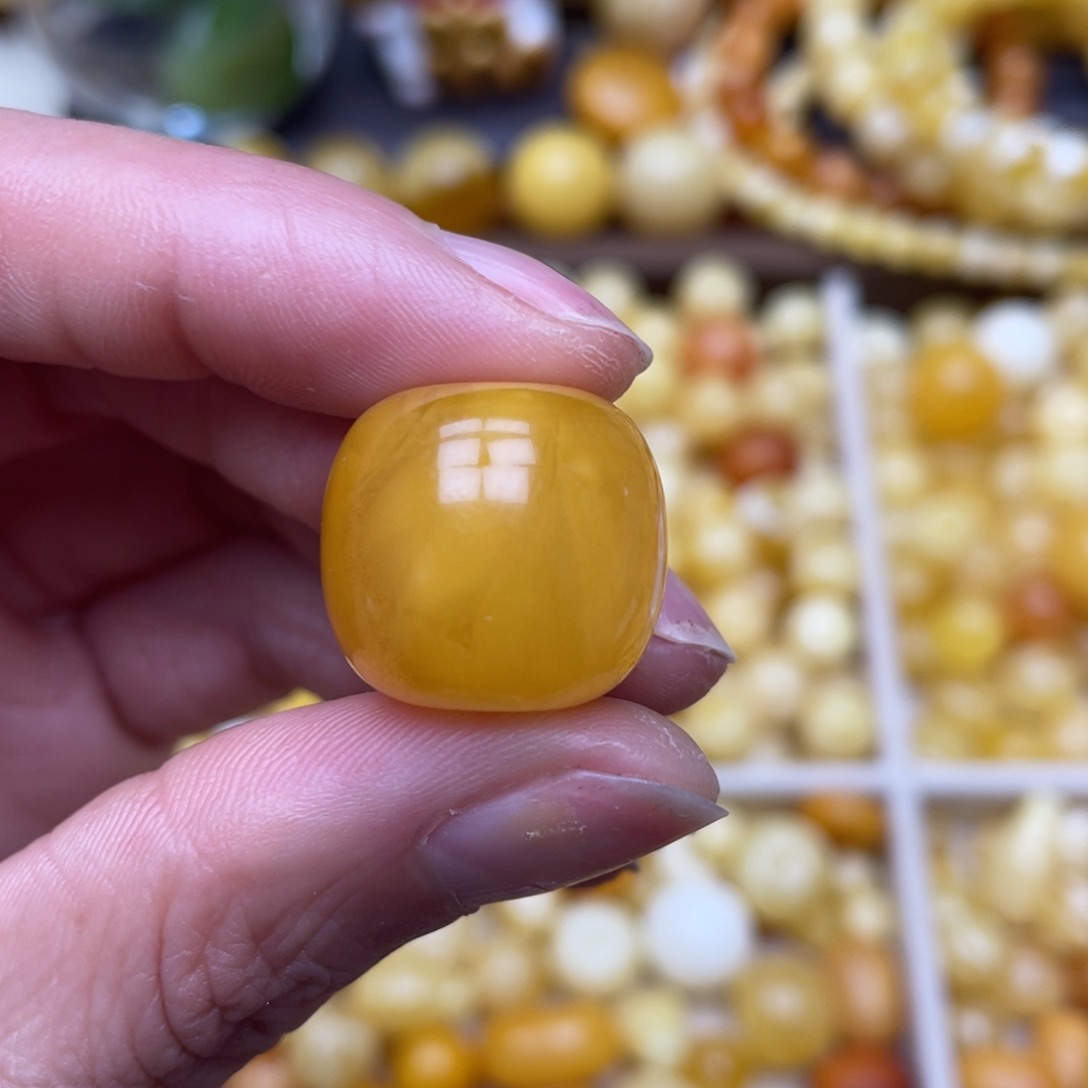 蜜蜡珠宝奇石未镶嵌18:9