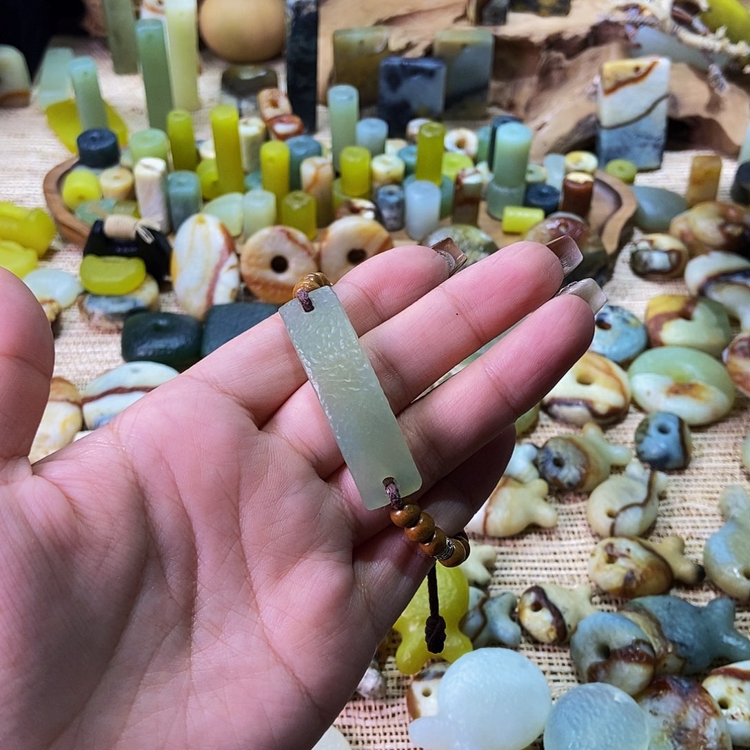 未镶嵌蛇纹石玉挂件芷****o