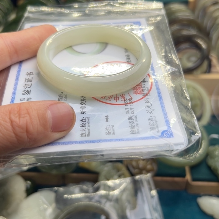 和田玉手镯未镶嵌52.1圈围00358