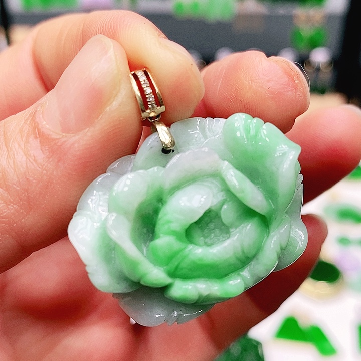 翡翠颈饰18K金镶嵌挂件