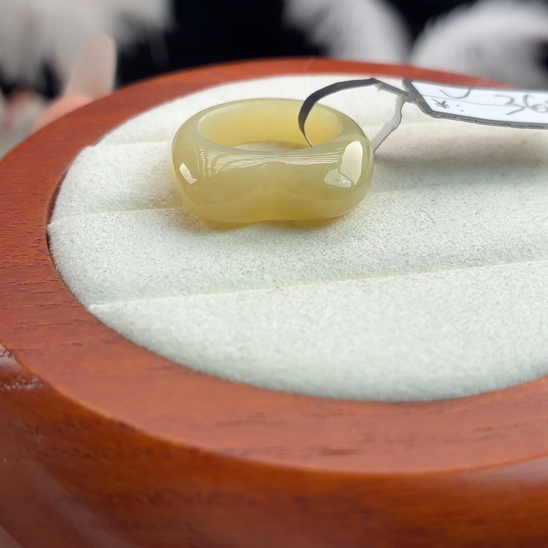 和田玉（糖玉）未镶嵌戒指r66奶黄猫耳