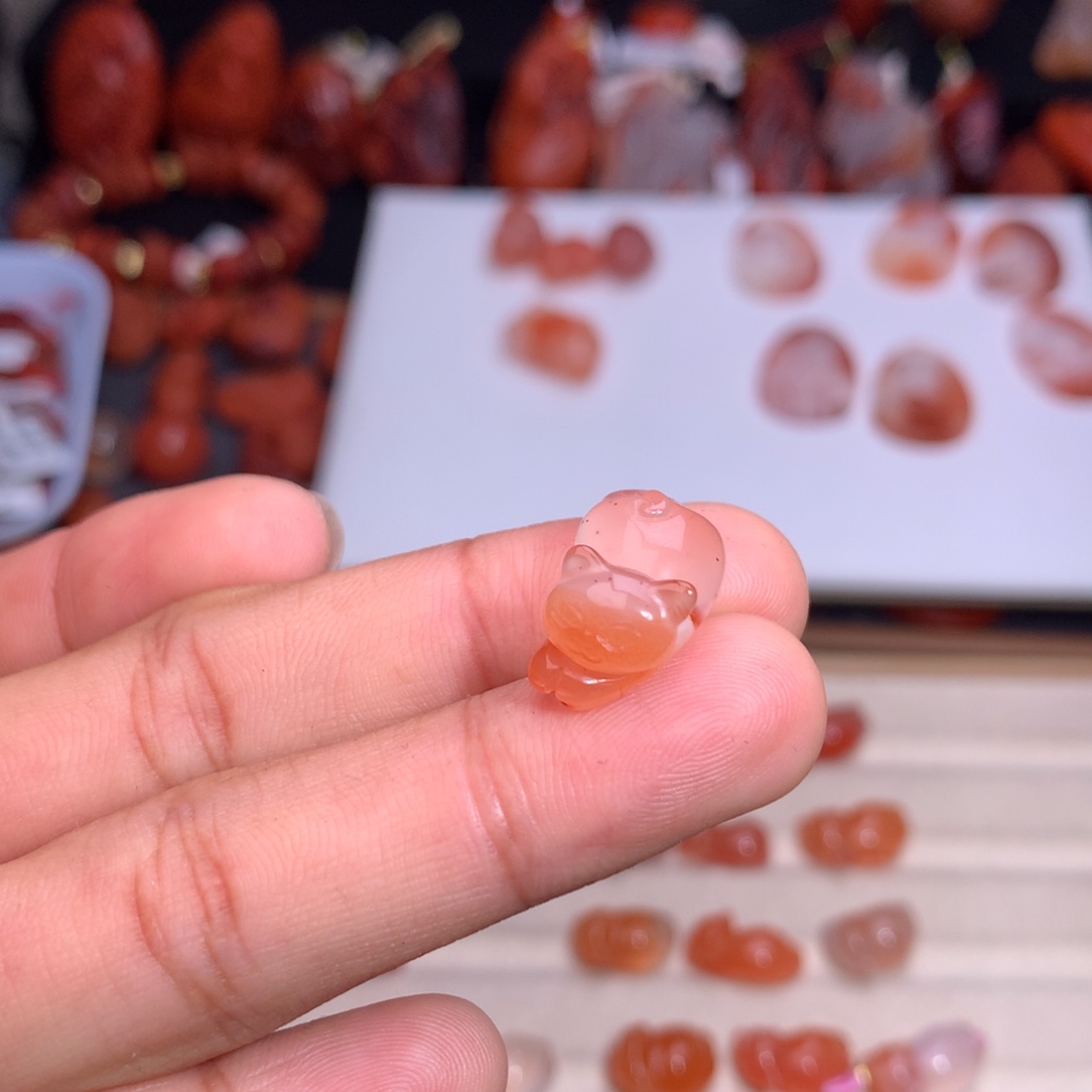 知***足南红玛瑙未镶嵌珠宝半成品