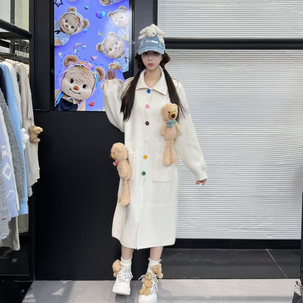 【哇哦小迪】秋冬新款少女显白可爱小熊长款针织保暖外内搭（204）