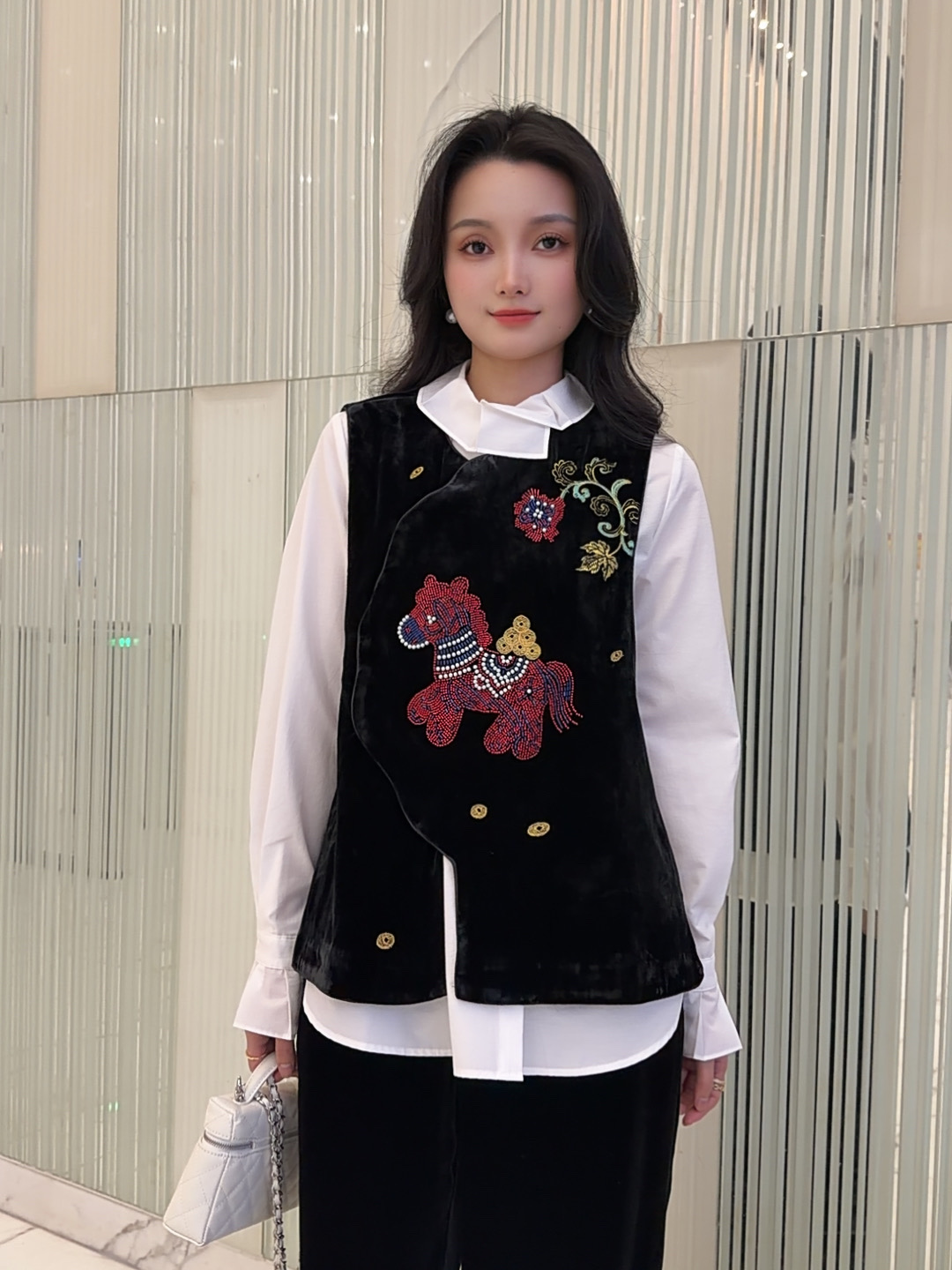【大V】黑色时尚百搭高端气质秋冬钉珠绣花圆领马甲外套0232