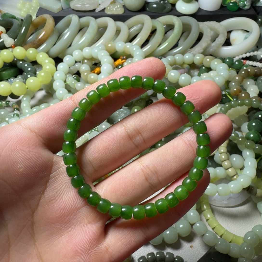 和田玉未镶嵌手串