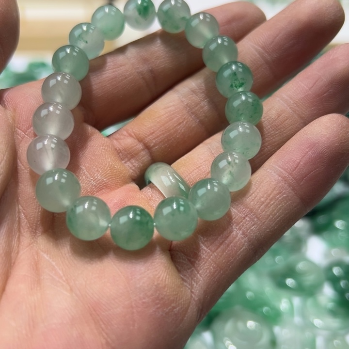 石英质玉颈饰合金