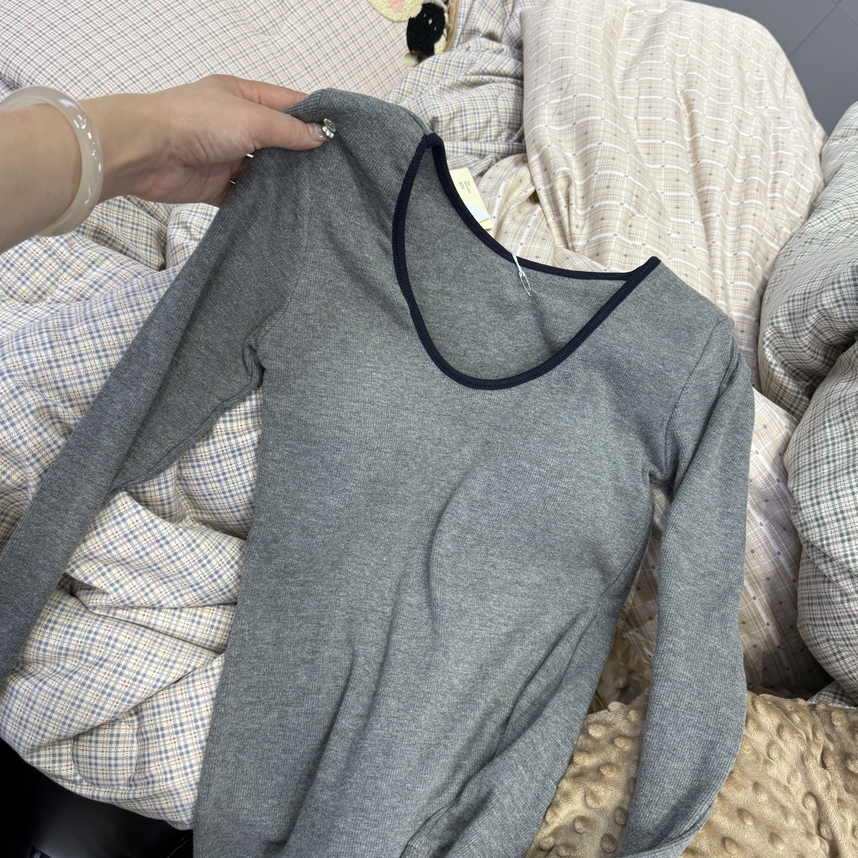 【Five】秋冬新款磨毛上衣U领打底