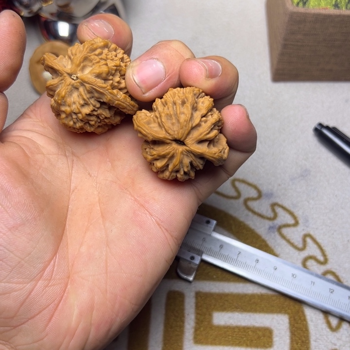 帅*全品的虎头40左右