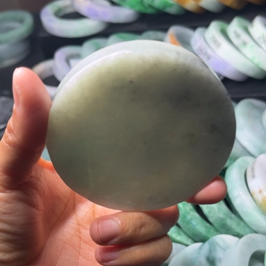 定制翡翠未镶嵌翡翠手镯