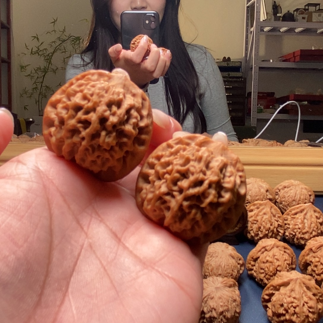 金***生吊坠桃核秦闷全品