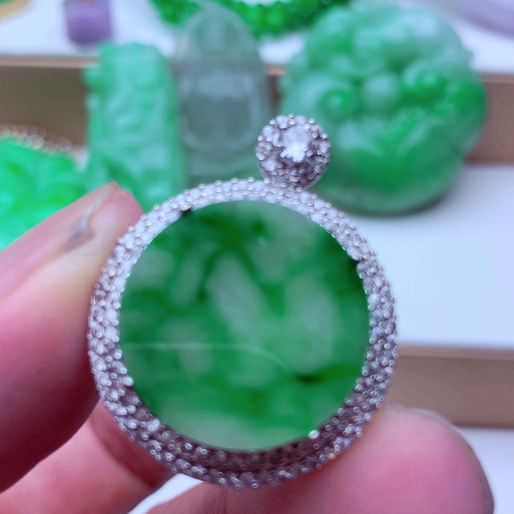 翡翠未镶嵌吊坠(不含链)