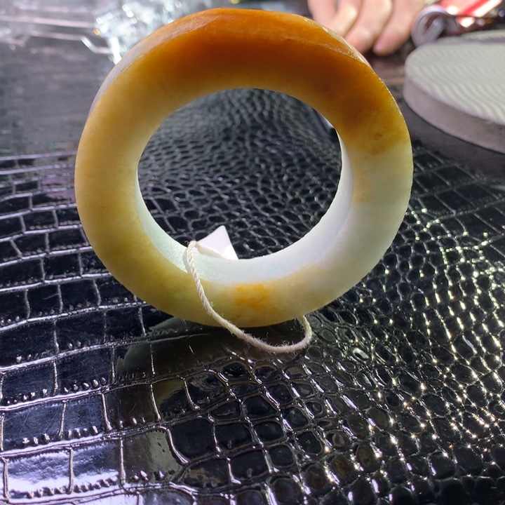 定制翡翠未镶嵌手镯