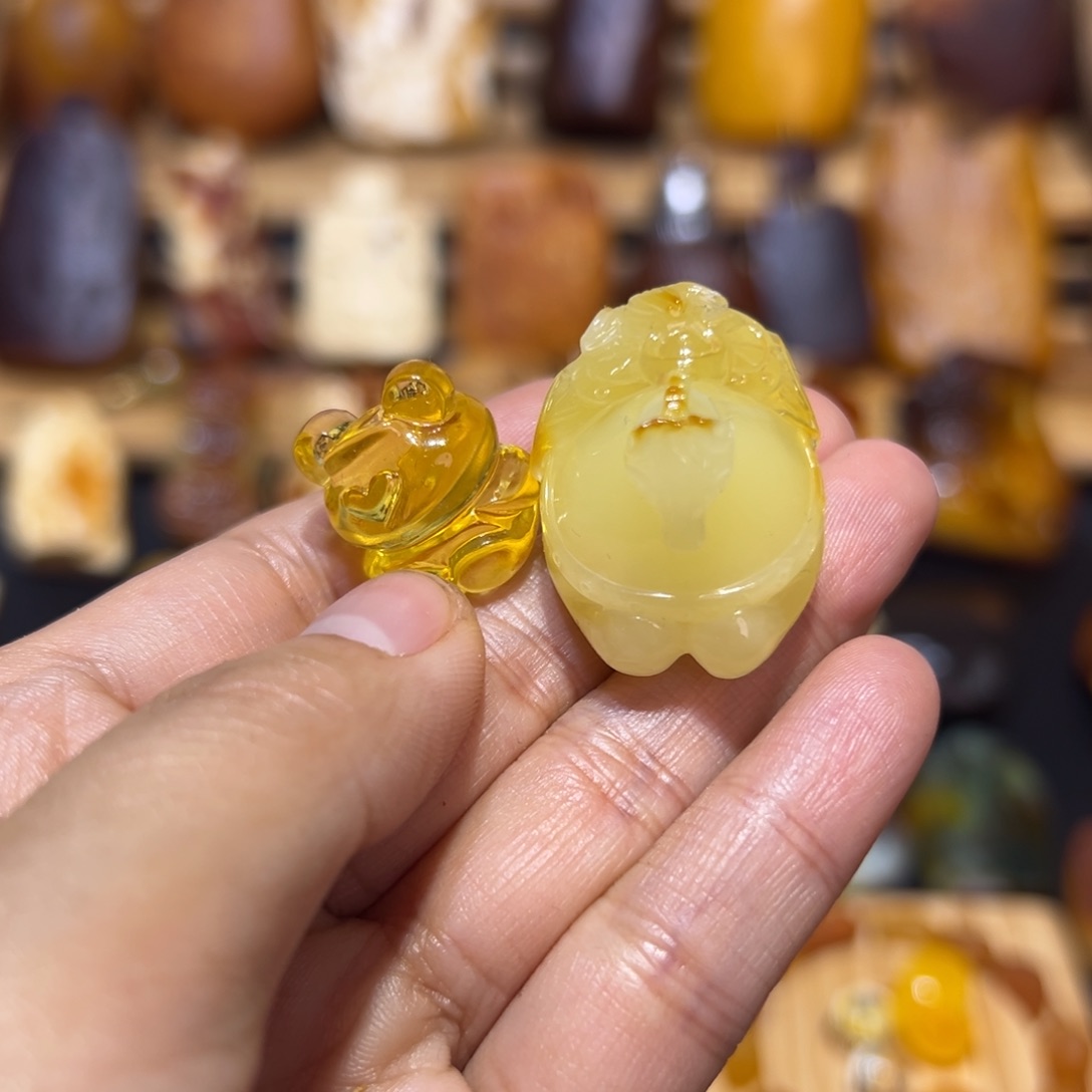 皮***猪定制琥珀未镶嵌琥珀蜜蜡