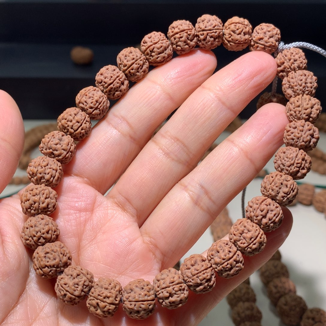 金刚菩提吊坠蜂王手串11.3