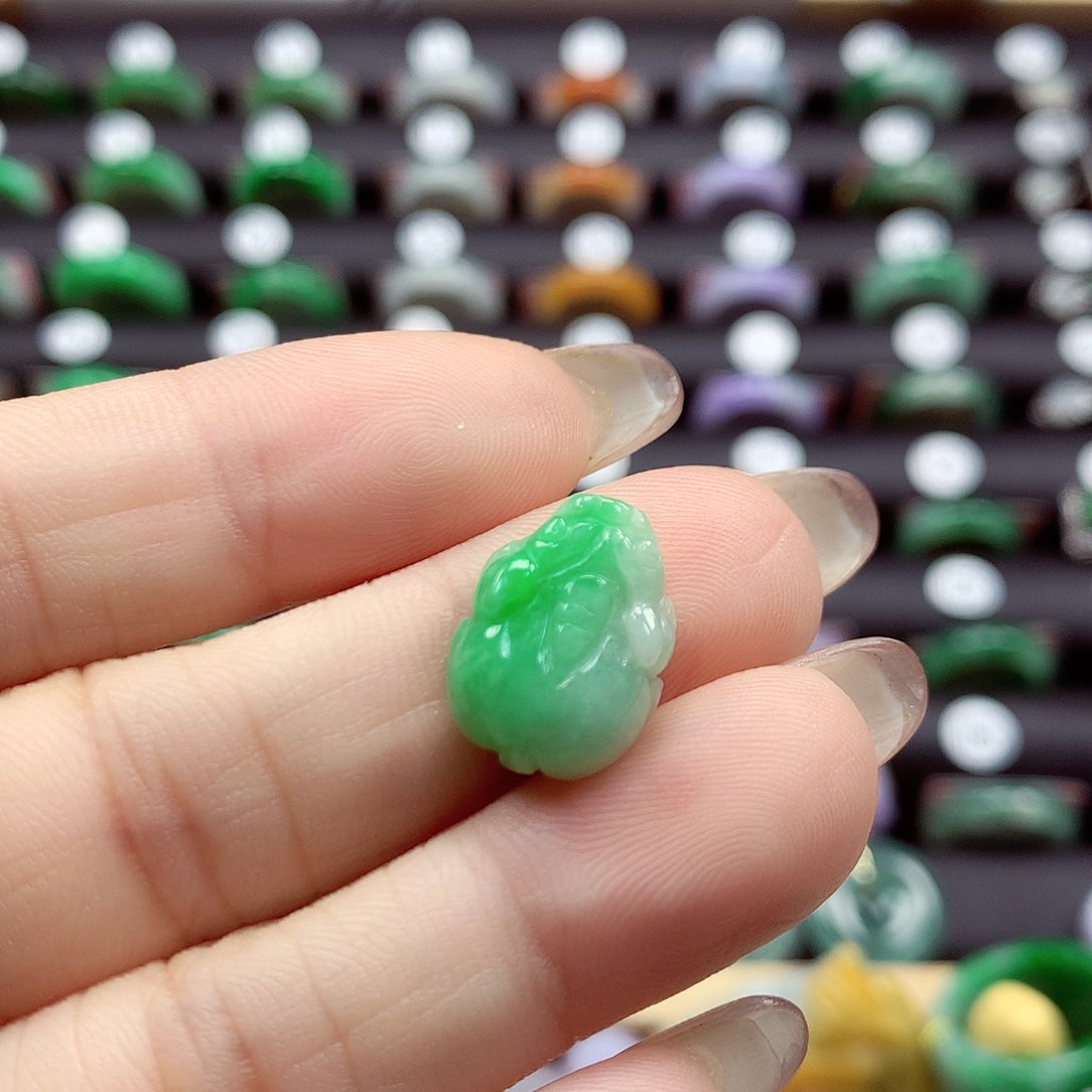 翡翠戒指未镶嵌四***呀貔貅