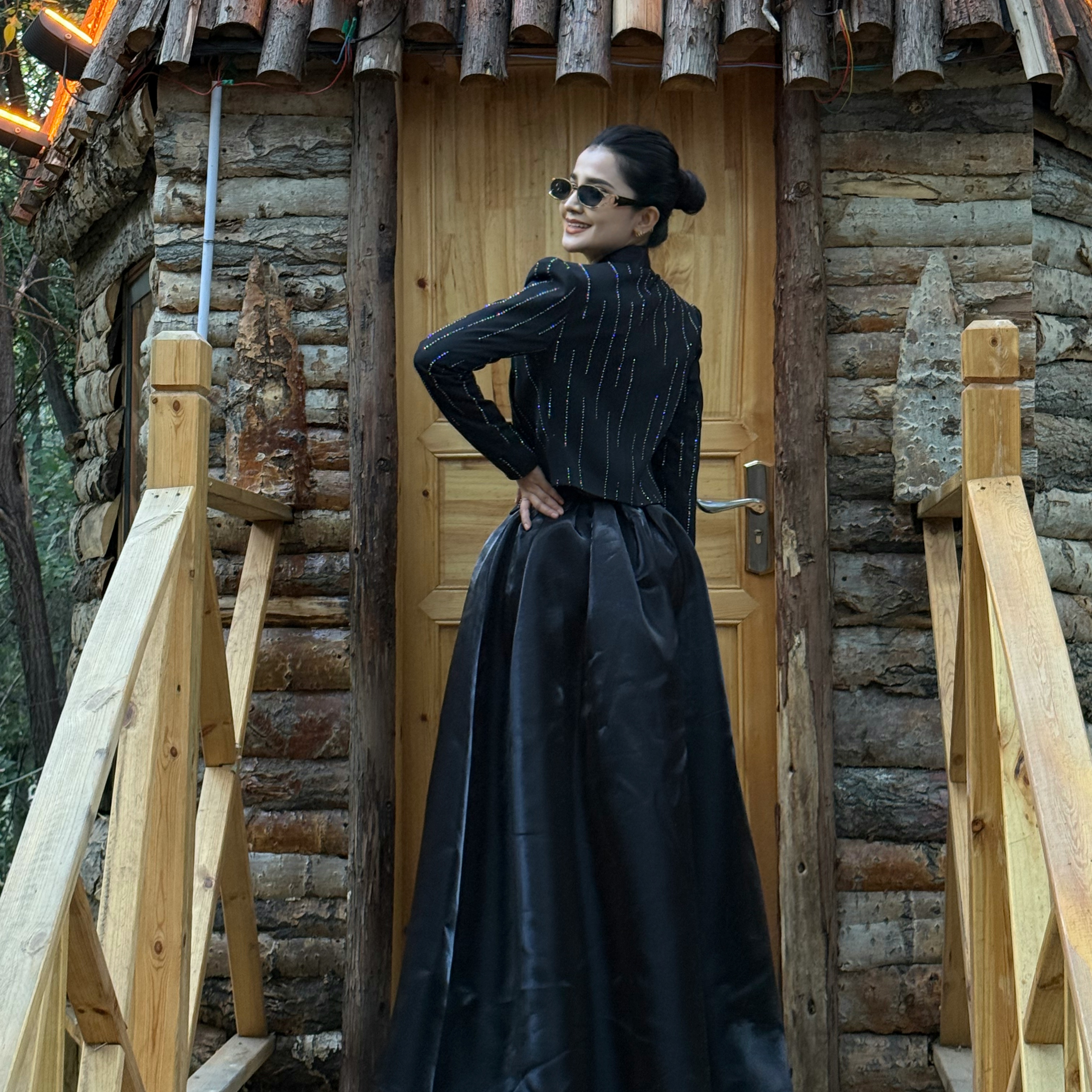 Fargiz【满钻星夜】2025新款时尚法式风收腰显瘦黑色半身裙套装