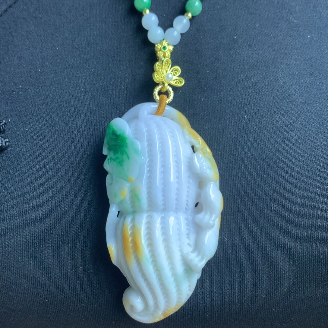 翡翠颈饰未镶嵌翡翠