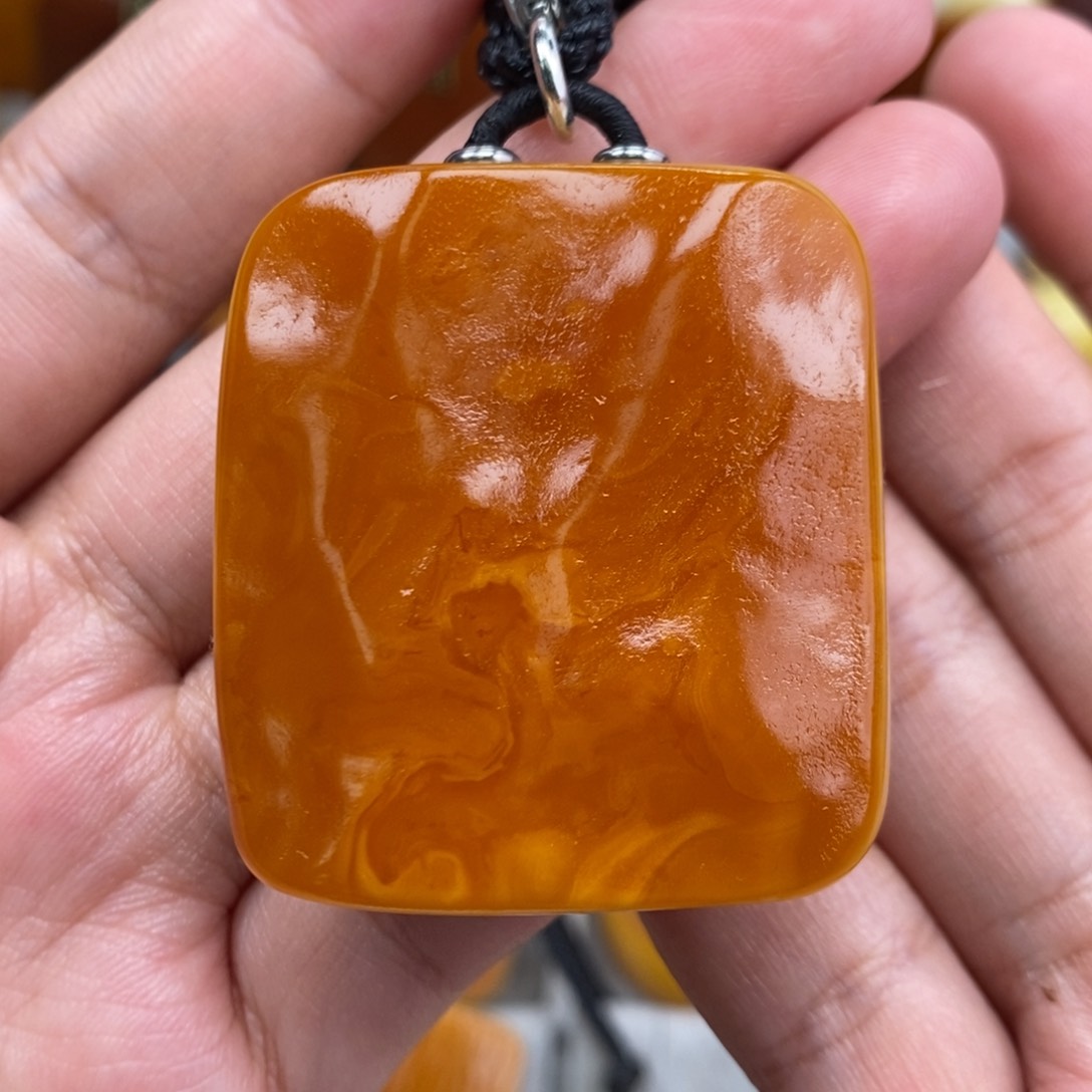 琥珀吊坠(赠链)未镶嵌