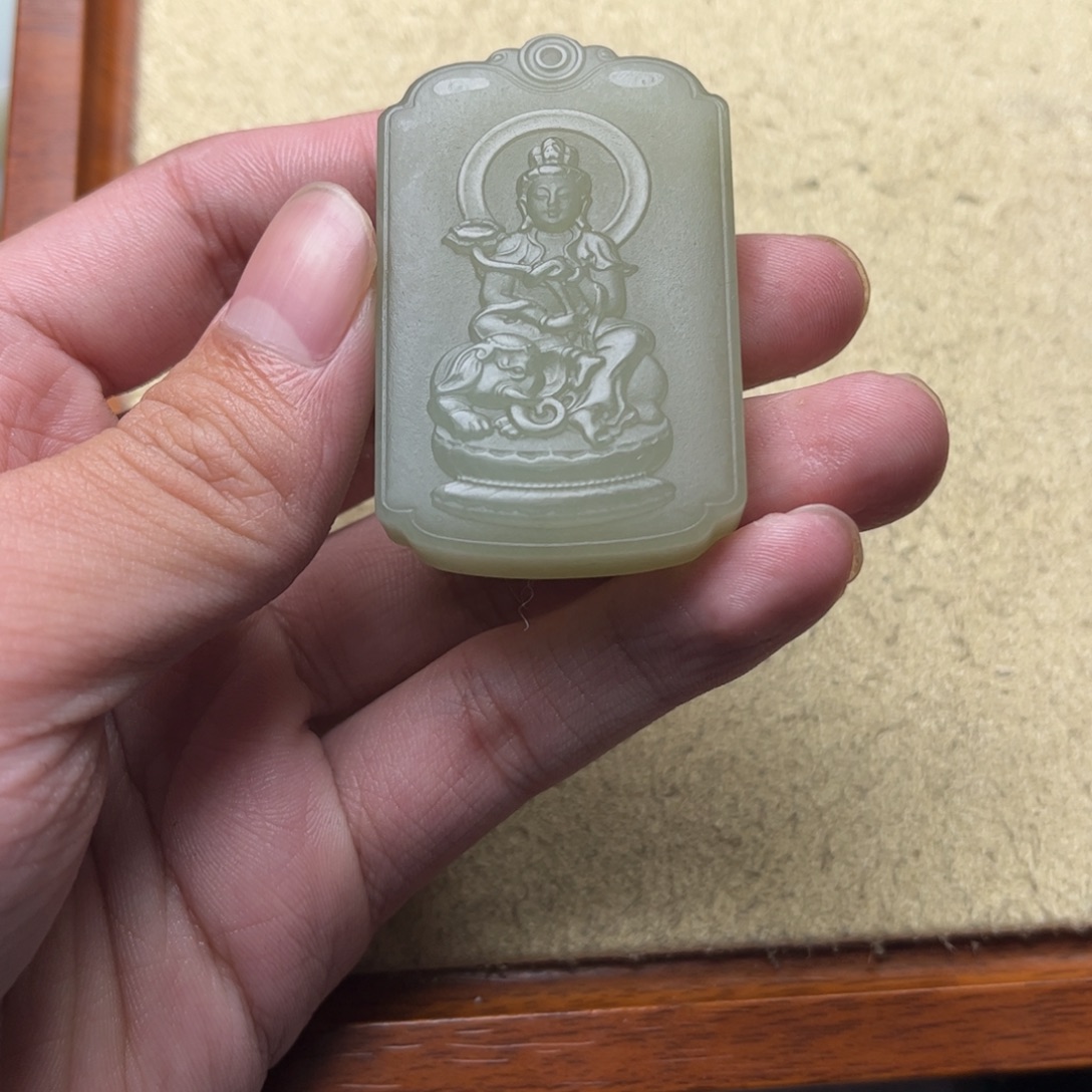 滴***滴和田玉未镶嵌颈饰