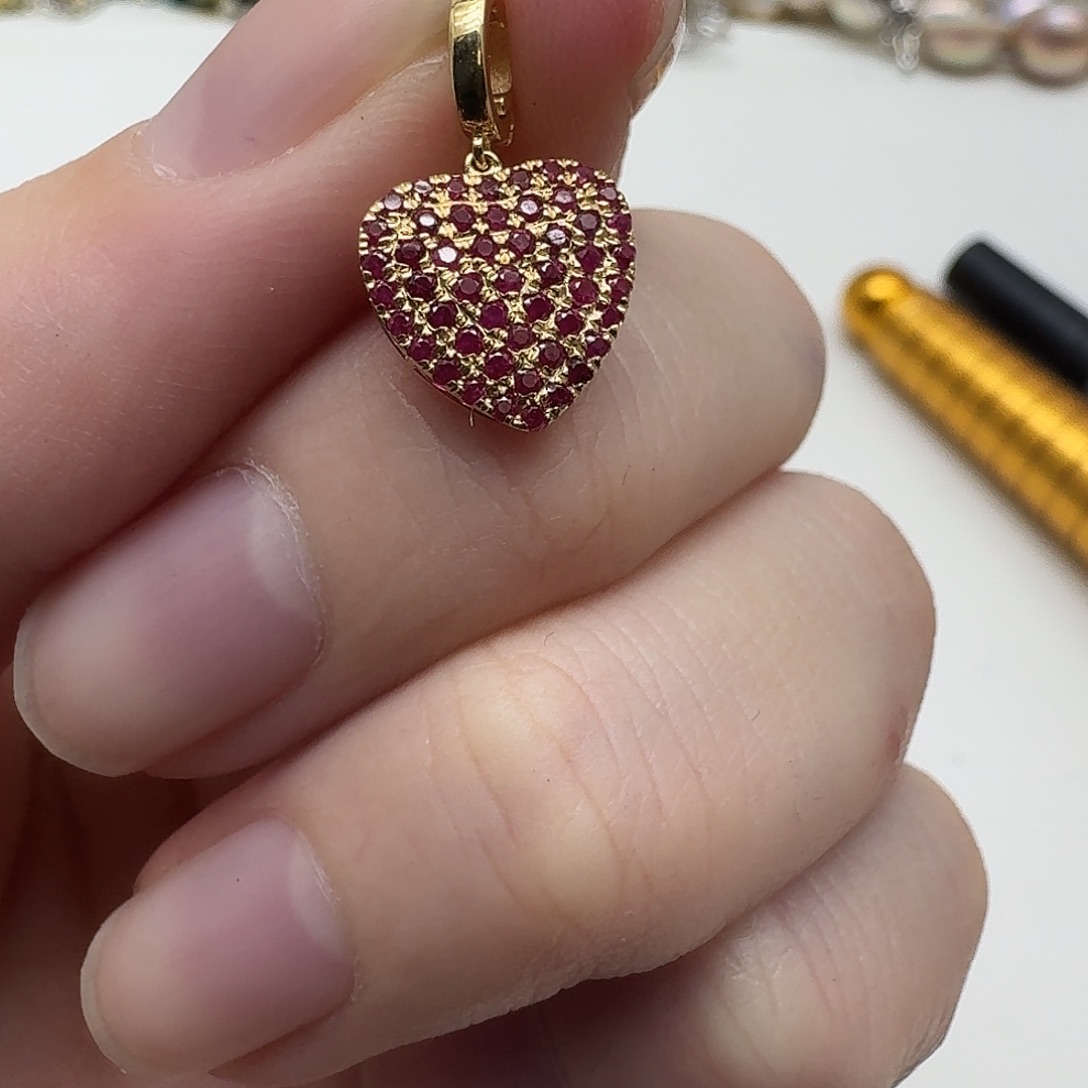 18K金镶嵌红宝石颈饰