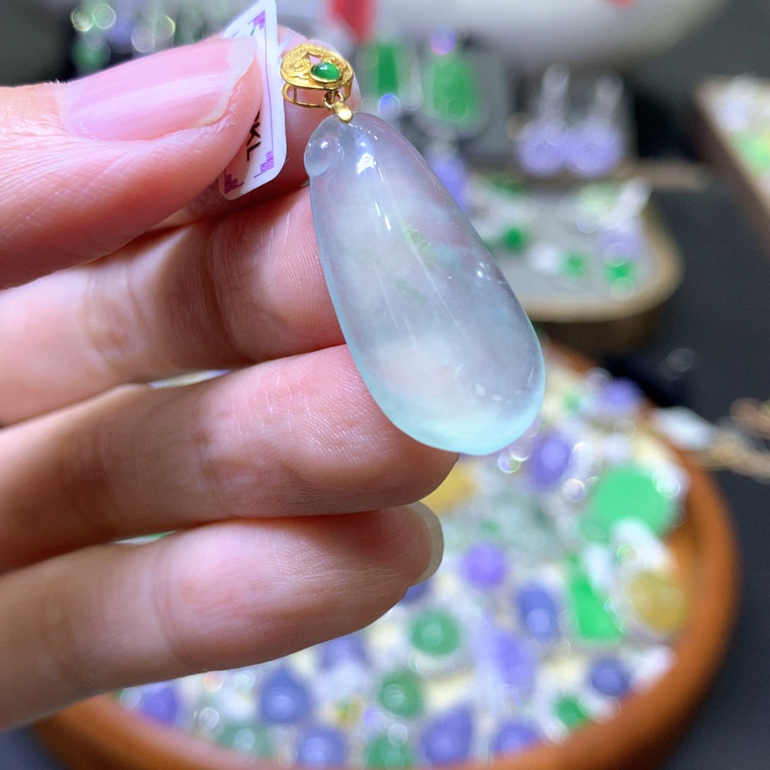 【闪购商品】翡翠颈饰18K金镶嵌翡翠吊坠项链