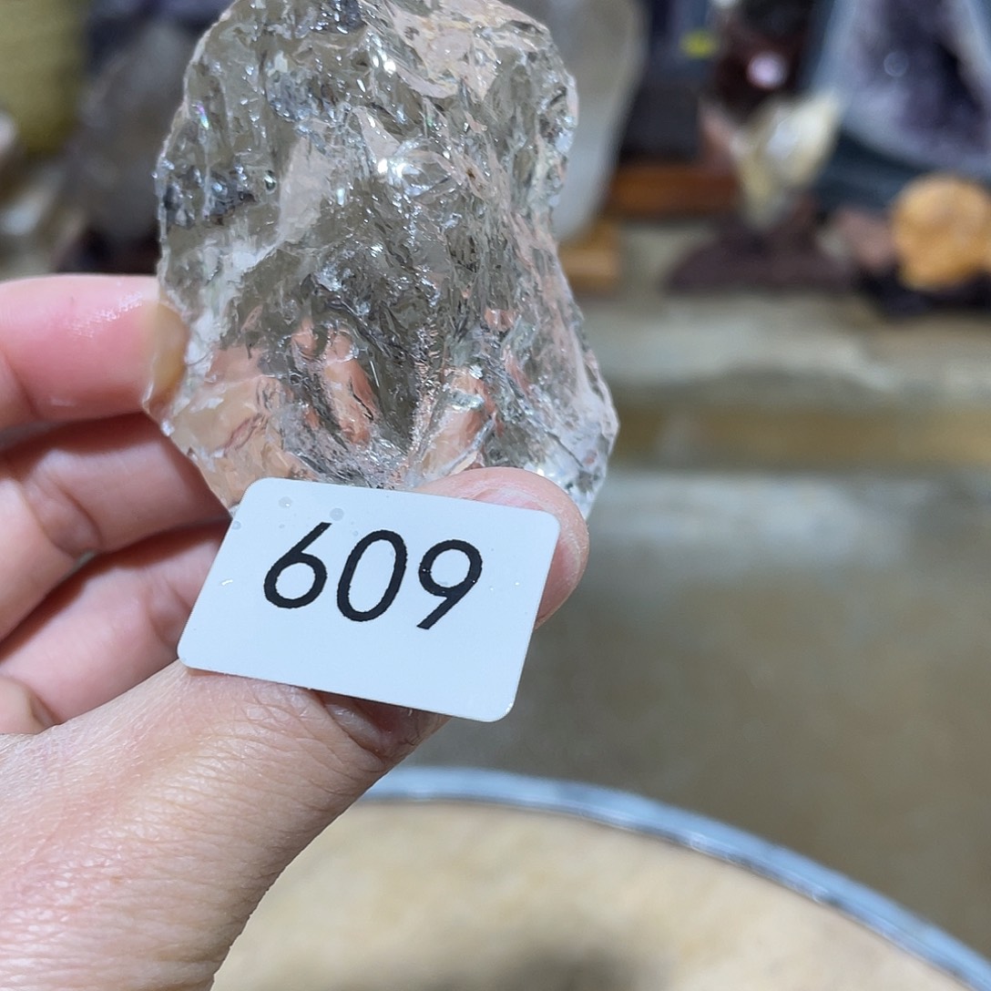 水晶摆件…..未镶嵌依****货