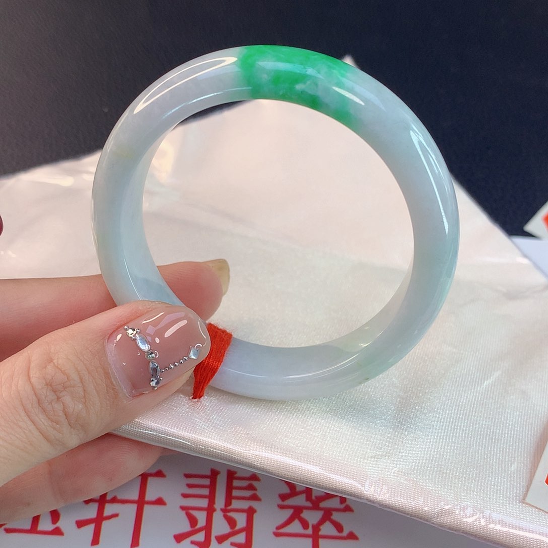 翡翠手镯未镶嵌隔***琪天然A货翡翠042