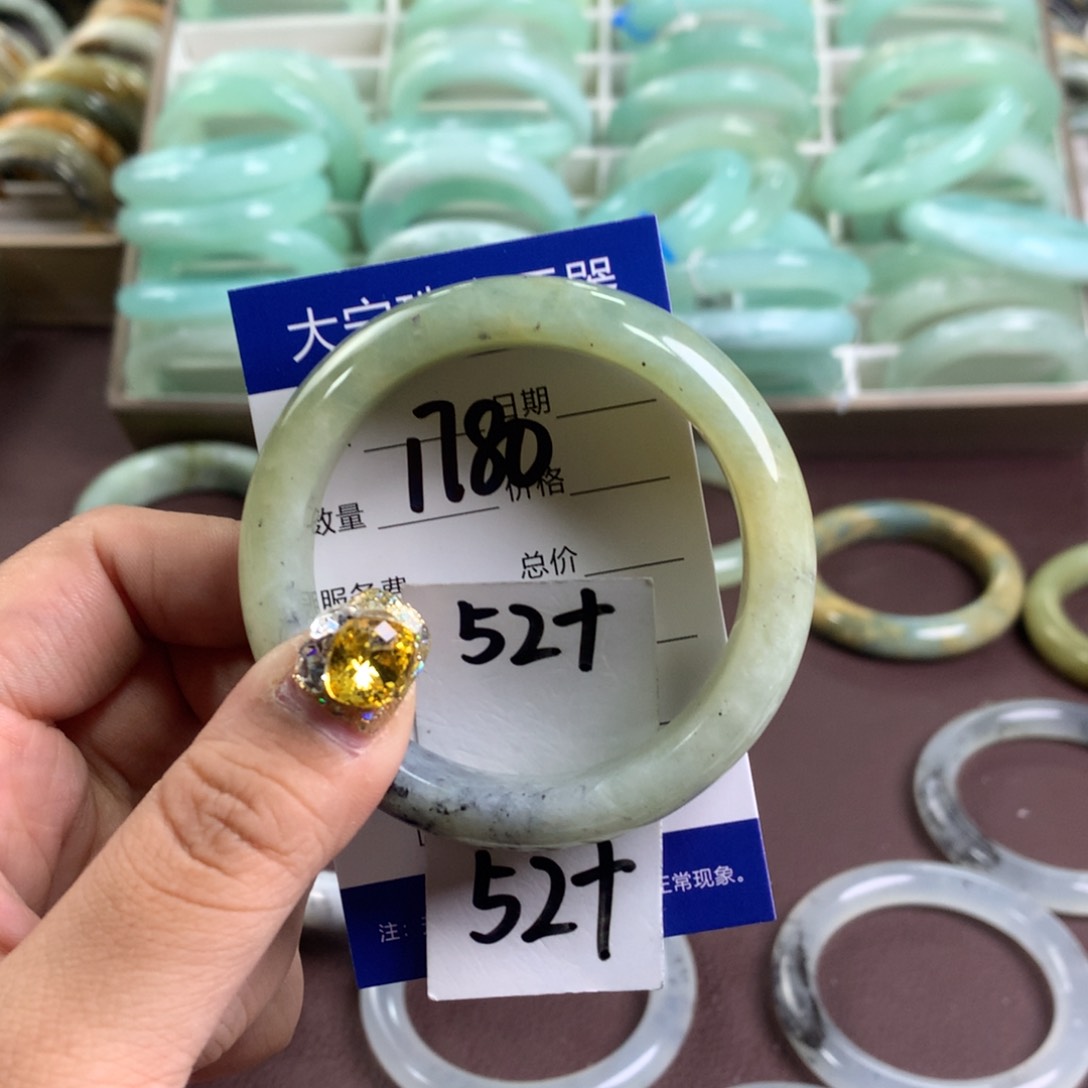 蛇纹石玉手镯未镶嵌1780