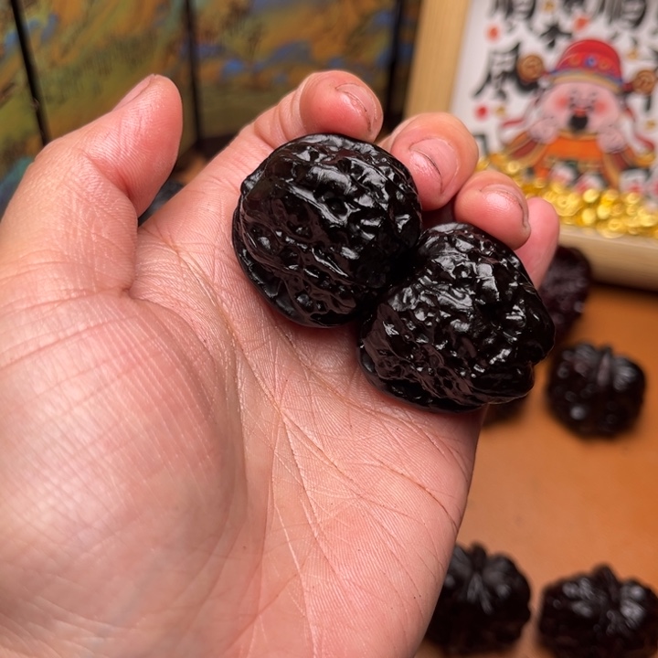 言***希核桃地闷文玩手把件蛤蟆头 43