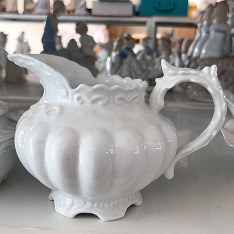 白瓷9**8高白瓷奶壶一个
